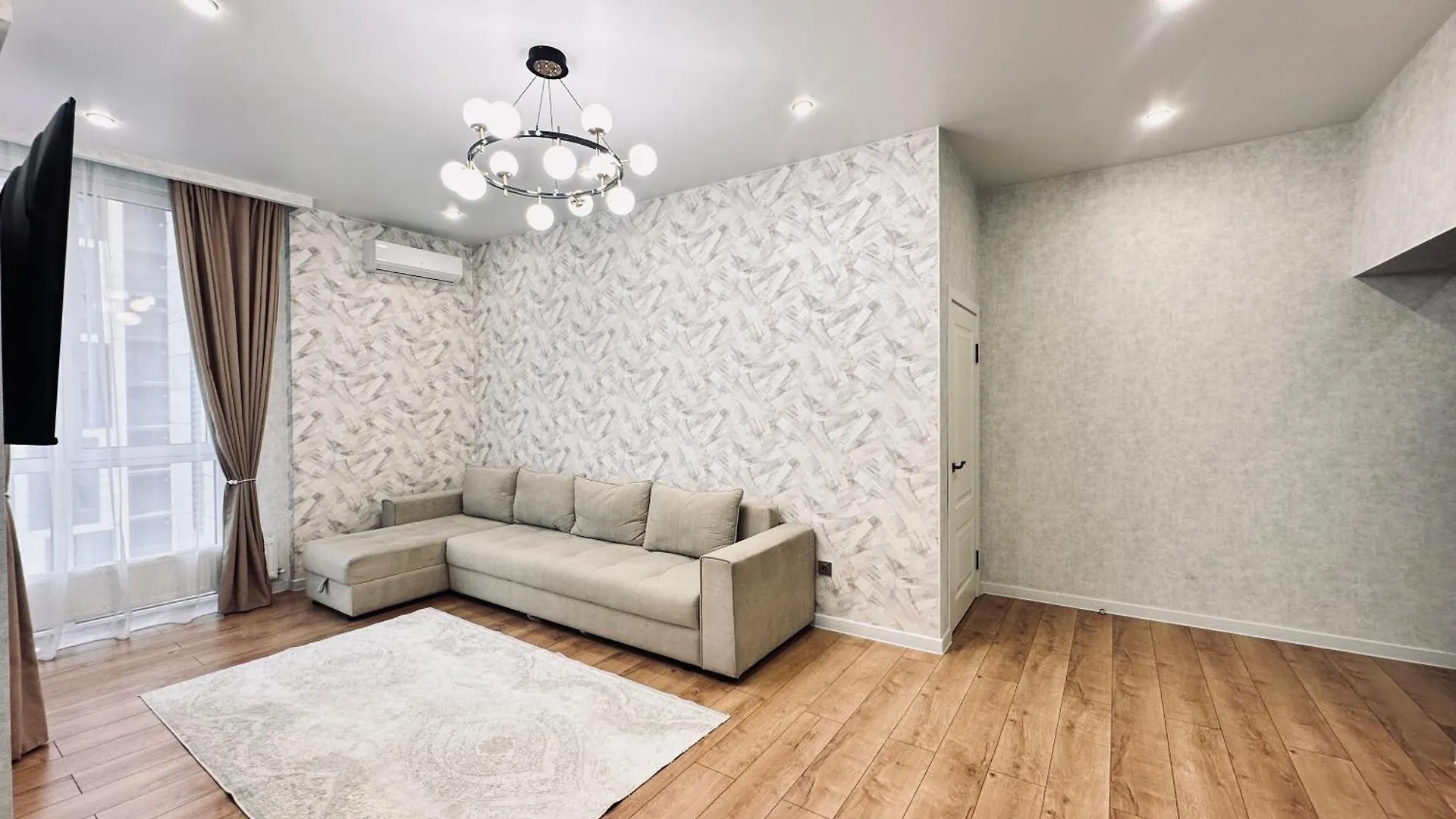 Comfort City Almaty 0*,
